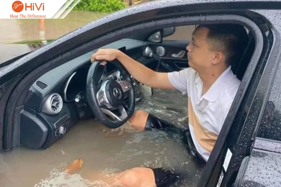 Lưu ý quan trọng khi vệ sinh nội thất ô tô bị ngập nước